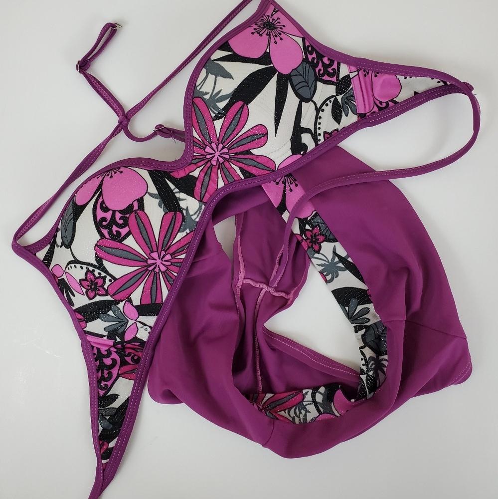 Juniors L Bikini 2 Pc - Picture 4 of 6